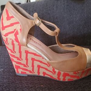 Women wedge heel shoes